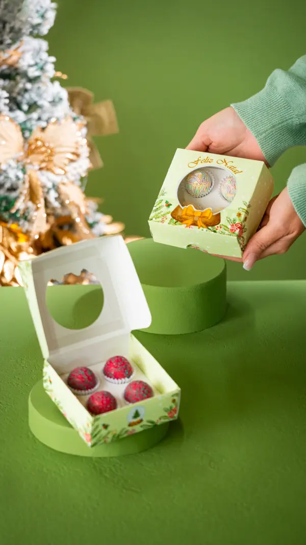 Caixa para 4 doces, GLOBO DE NEVE, pacote com 10 unidades
